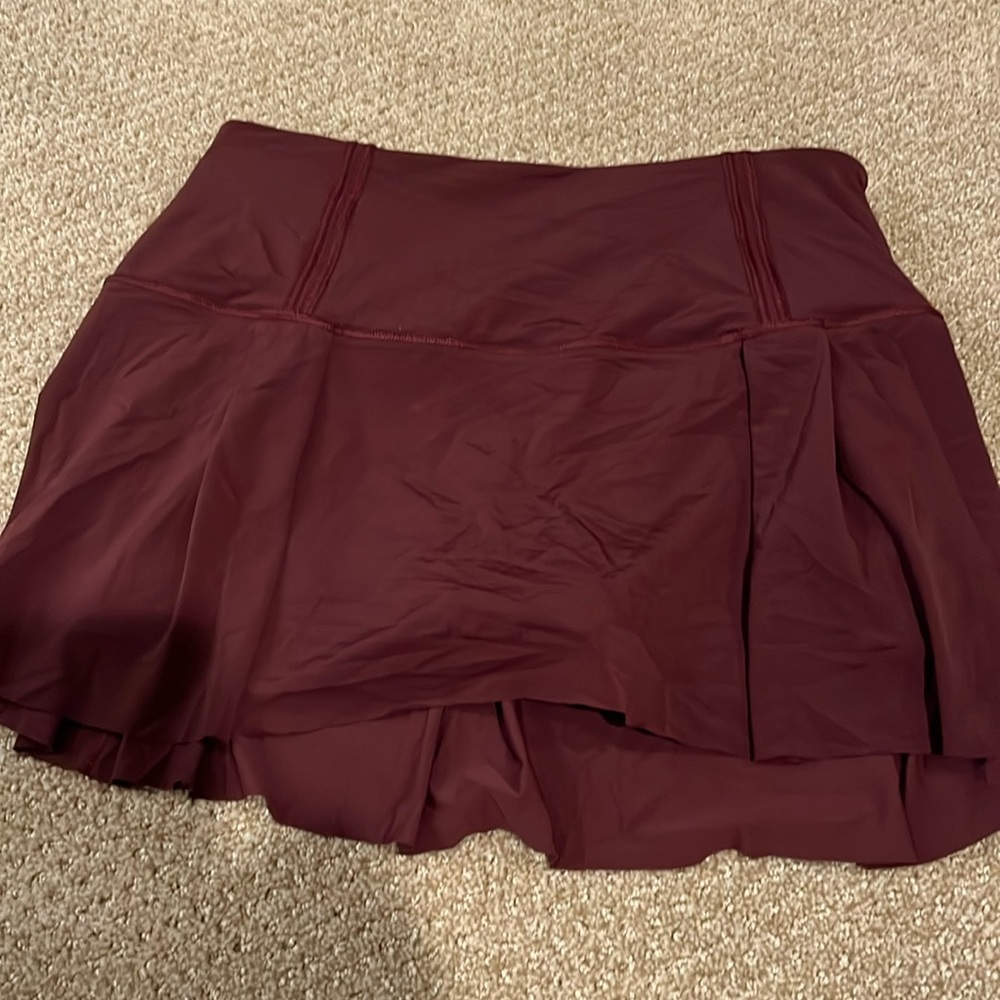 maroon lululemon skirt